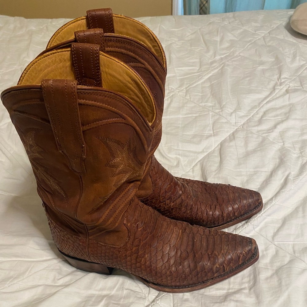 Tecovas “the Barret”